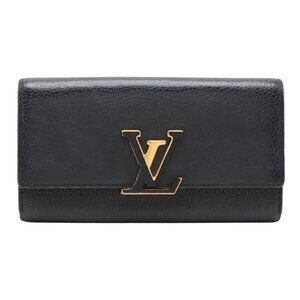 B-29. Louis Vuitton Taurillon Capucines Long Wallet
